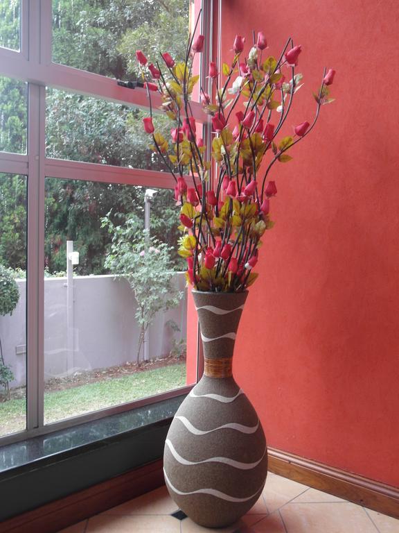 Red Square Home Pretoria Exterior foto